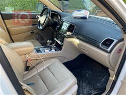 جیپ گراند شیرۆکی